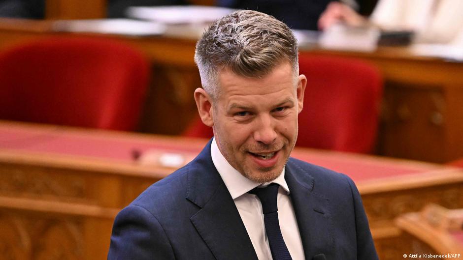 Ungarns neuer Premier stellt Orbans Luxus-System bloß