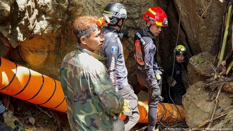 Fünf Vermisste in Laos lebend in Höhle gefunden