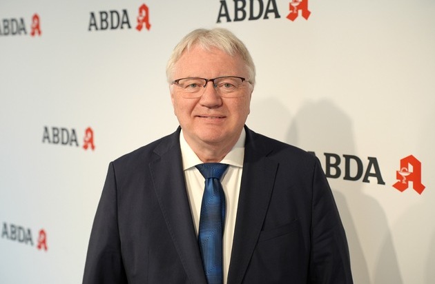 Mathias Arnold zum europäischen Apothekerpräsidenten für 2027 gewählt