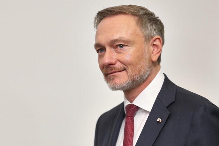 Das macht Christian Lindner jetzt bei der Börse Stuttgart