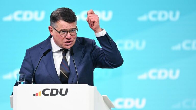 Unionspolitiker geben Merz in Debatte über einen Kanzlertausch Rückendeckung