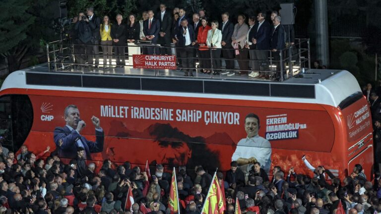 Türkischer Oppositionschef Özel kündigt Widerstand gegen seine Absetzung an