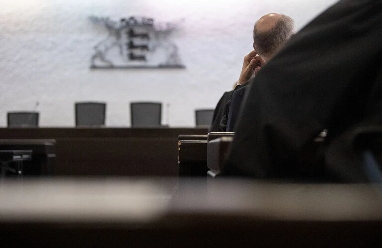 Karriere gegen Sex-Beziehung?: Spitzen-Polizeibeamter steht wegen Bestechlichkeitsvorwurf wieder vor Gericht