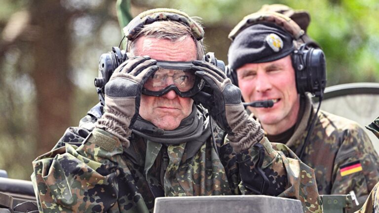 Verteidigungspolitik – Rückt Europa jetzt militärisch zusammen?