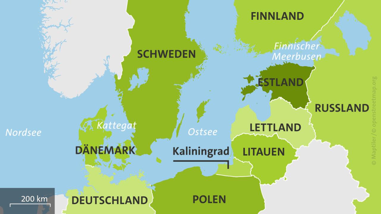 Russischer Zerstörer vor deutscher Ostseeküste