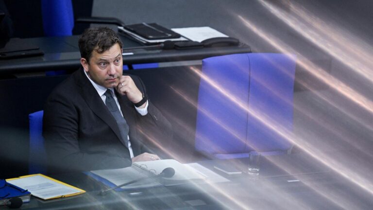 Finanzminister und SPD Chef: Klingbeils schwierige Doppelrolle