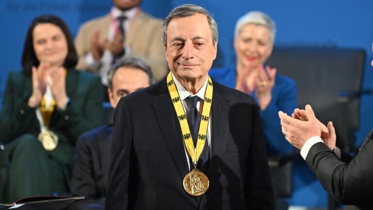 Früherer EZB-Chef Draghi mit Aachener Karlspreis ausgezeichnet