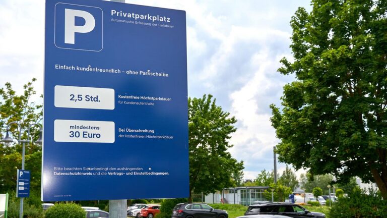 Private Parkraum Überwacher machen mit Strafzetteln Kasse