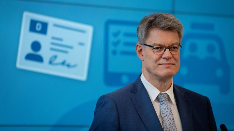 Führerscheinreform: Verkehrsminister rechnet mit sinkenden Kosten