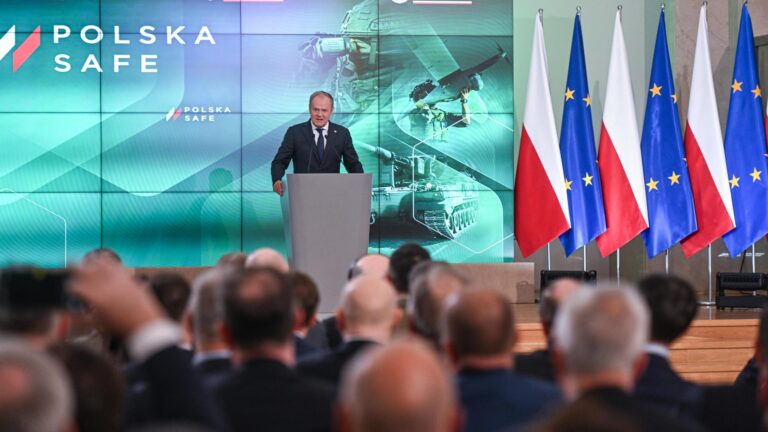 Sorge vor Putin in Polen: Wie Präsident und Regierung um die Verteidigung kämpfen