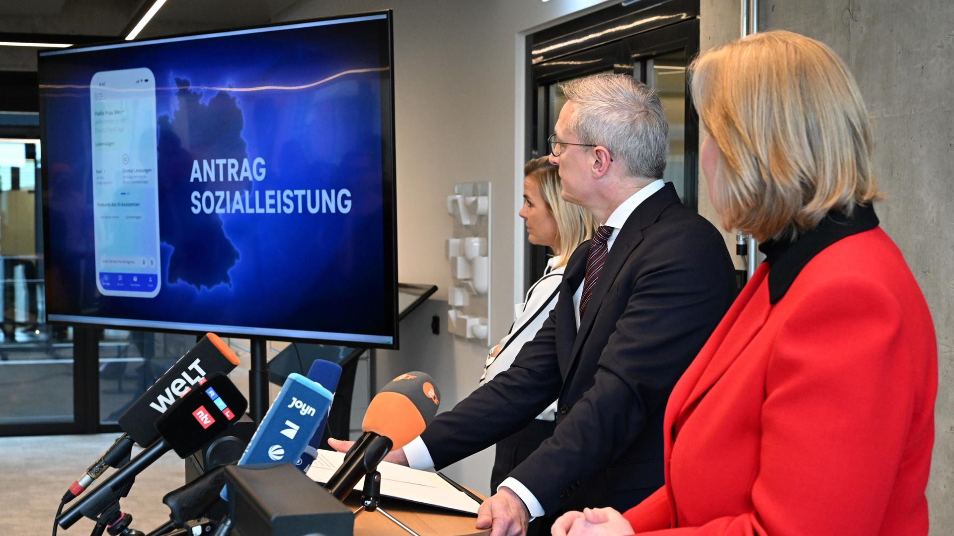 Digitalminister: Neue App soll Anträge vereinfachen mit europäischer KI
