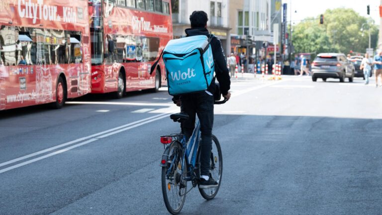 Arbeitsmarkt – Von indischen Fahrradkurieren und polnischen Pflegerinnen