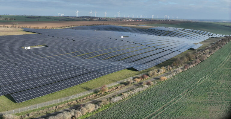 Kombination aus Solar und Windpark im Mansfelder Land nutzt vorhandene Infrastruktur