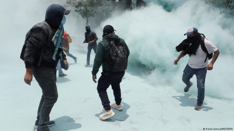 Proteste in Mexiko-Stadt eskalieren vor Beginn der WM