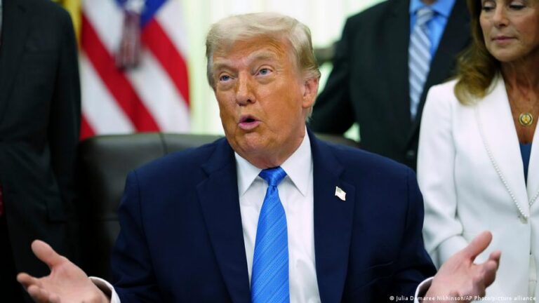 Trump sagt Iran Angriffe ab und spricht von Deal