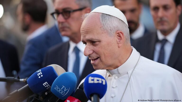 News kompakt: Papst bezeichnet Remigration als unchristlich