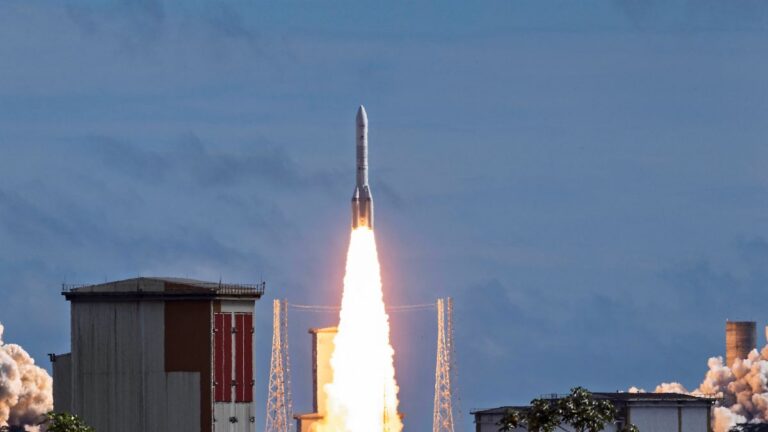 Großes Amazon Paket an Bord: Ariane 6 startet mit neuen stärkeren Boostern in den Weltraum