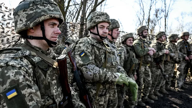 Vorschlag der Kommission: EU will Schutz für wehrpflichtige Ukrainerinnen und Ukrainer einschränken