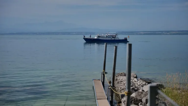 Nach Sprung von Boot: Zwei Männer versinken vor den Augen ihrer Frauen im Bodensee