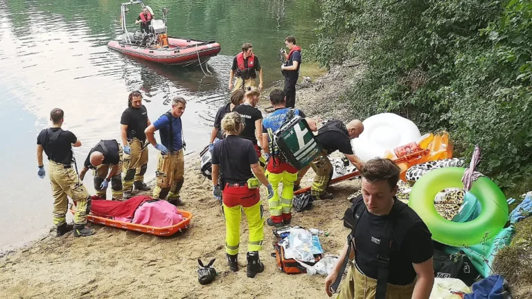Opfer fast alle Männer: Mindestens 15 Menschen ertrinken bei Badeunfällen