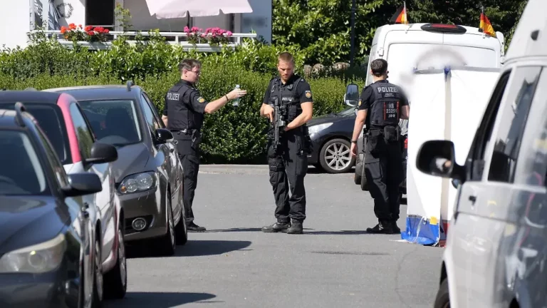 Doppelmord in Bremen: Verdächtiger schwer verletzt in Maisfeld festgenommen