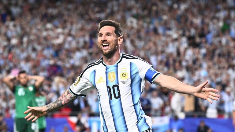 Irre Show gegen Algerien: Magischer Messi wird WM Rekord Torschütze