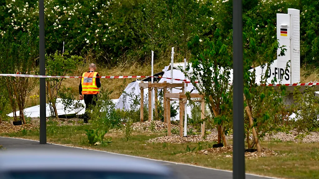 Fallschirmspringer an Bord: Elf Tote bei Flugzeugabsturz in Frankreich