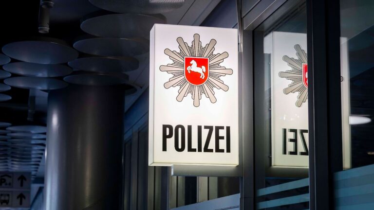 Vorwürfe beschädigen Vertrauen: Fünf Polizisten in Hannover vorläufig suspendiert