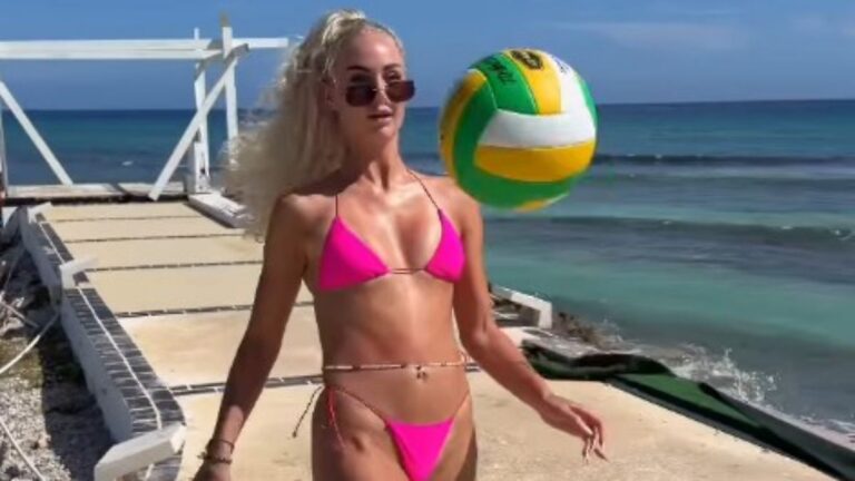 Alisha Lehmann macht Strandurlaub und kickt im Bikini