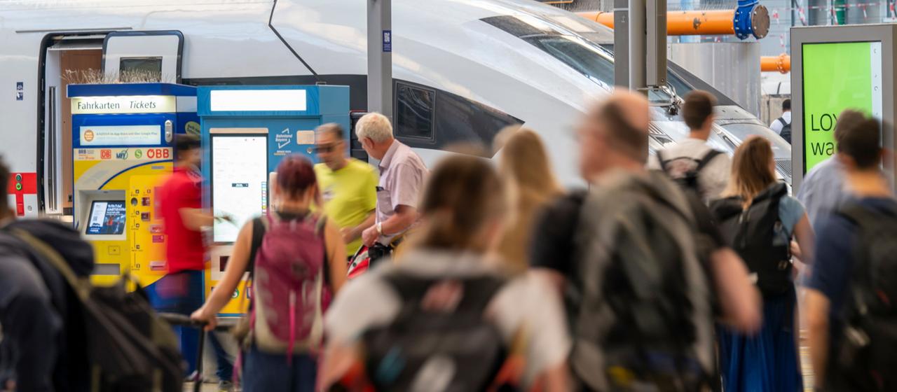 Bundesweite IT Störung bei der Bahn behoben, Zugverkehr läuft wieder an