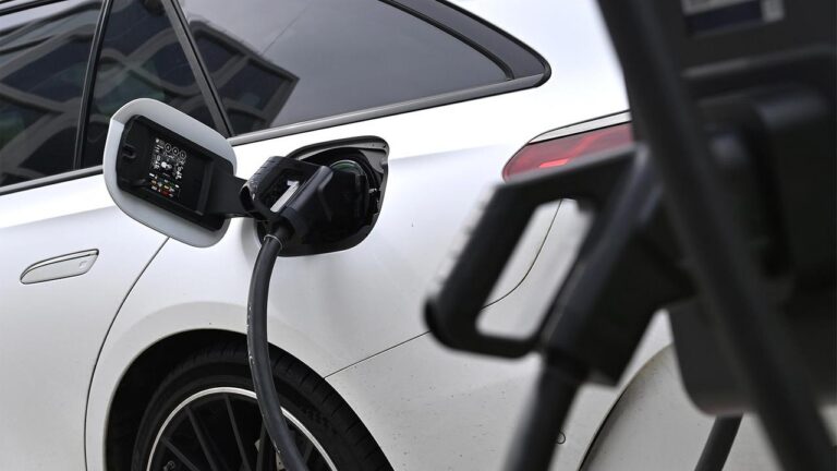 Warum immer mehr Deutsche auf Elektroautos setzen