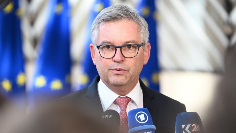 EU Migrationspakt: Migrationskommissar Brunner warnt vor einem Scheitern des Asylsystems