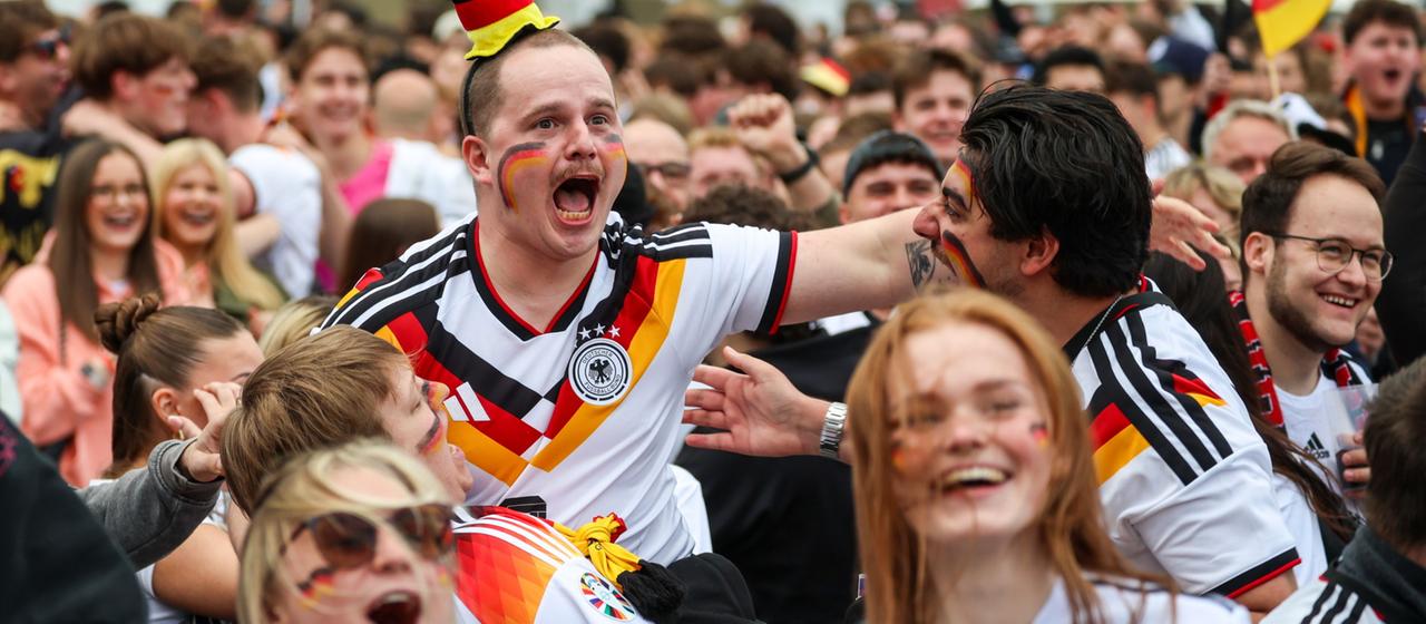 Emotionen beim Sport: Wie Hitze den WM Fans zu schaffen macht