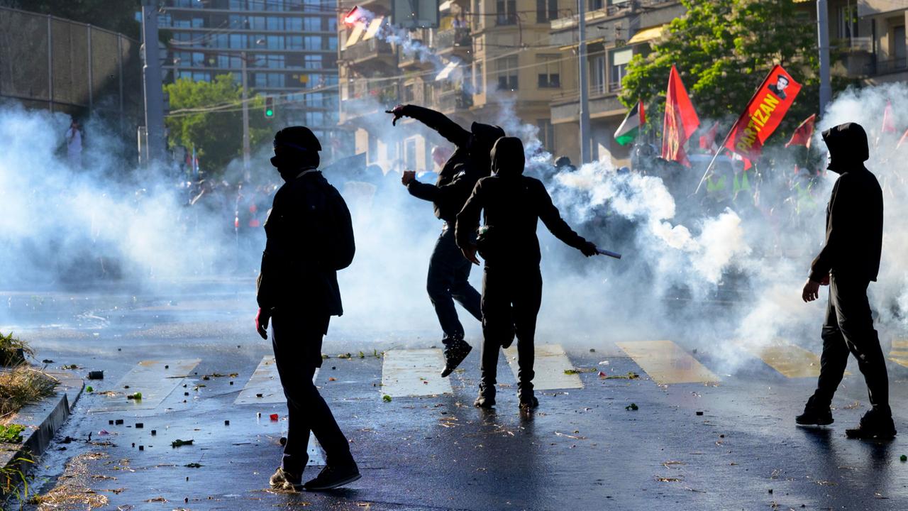Friedlicher G7 Protest in Genf endet mit Ausschreitungen
