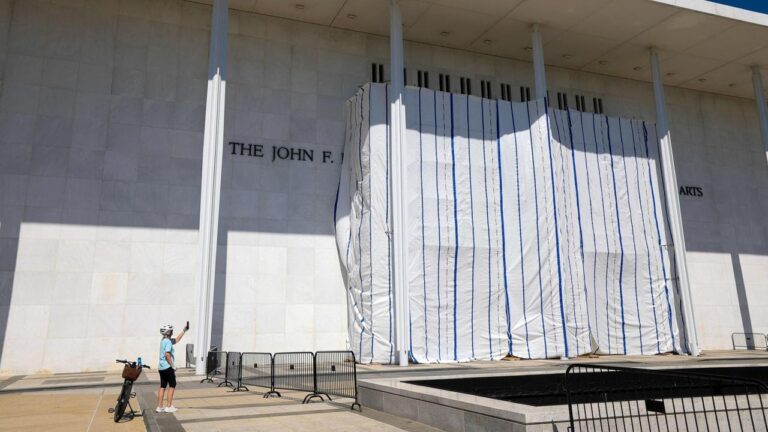 Trumps Name im Kennedy Center in Washington entfernt