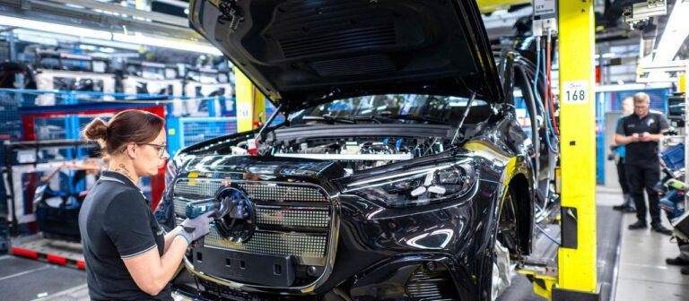 Mehr arbeiten für das gleiche Geld: Mercedes verschärft den Sparkurs
