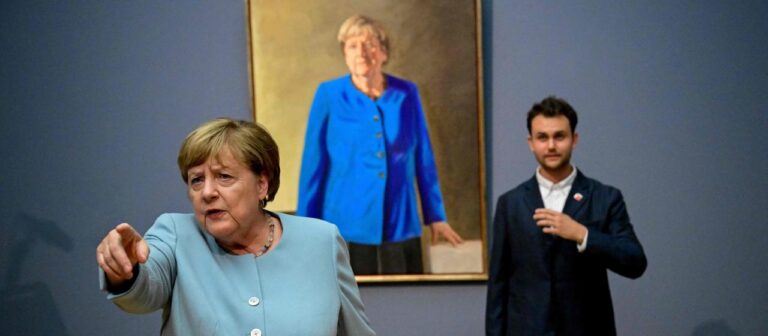 Porträt von Merkel für die Ahnengalerie im Kanzleramt vorgestellt