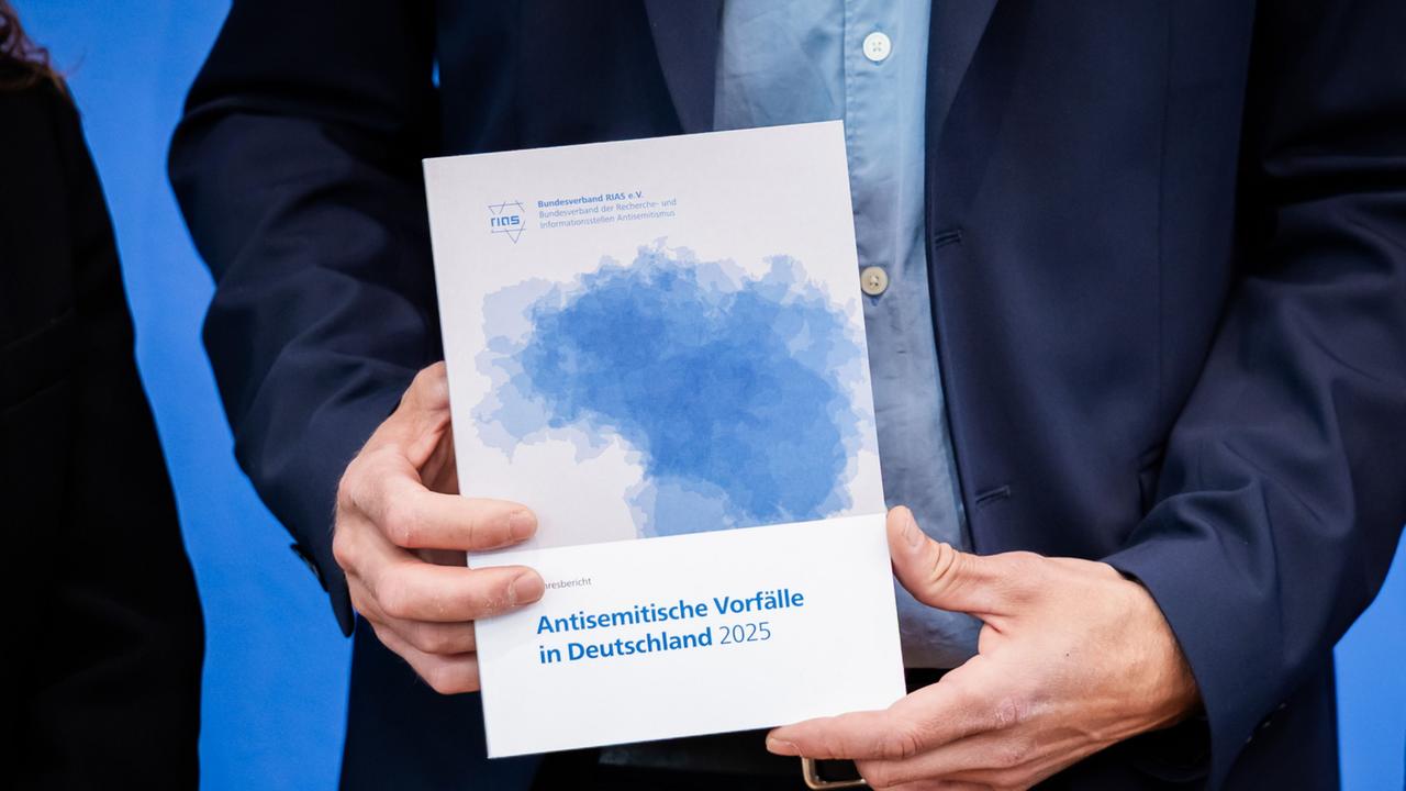 Zahl antisemitischer Vorfälle bleibt auf hohem Niveau