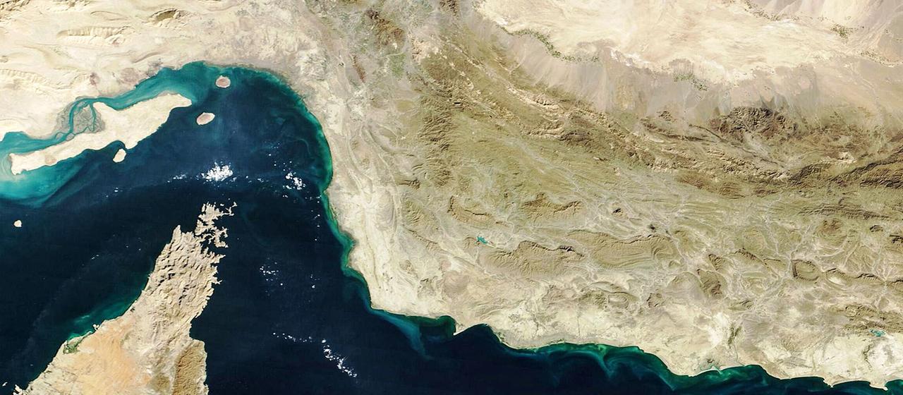 Neue US Angriffe auf Iran: Straße von Hormus gesperrt