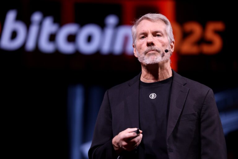 Nach Verkauf: Strategy stockt Bitcoin Reserven wieder auf