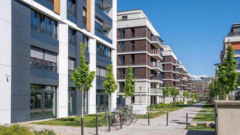 Millionen Mieter in Deutschland durch Wohnkosten überlastet