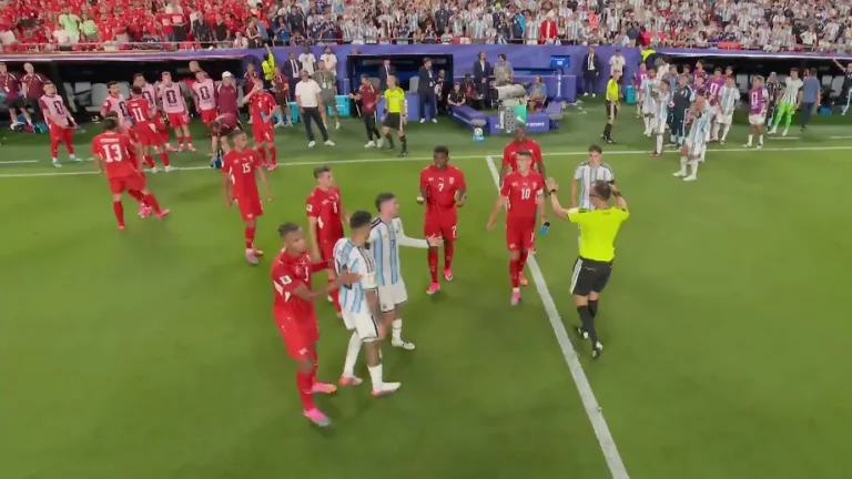 Mehr Beamte im Einsatz: Polizei rüstet für brisanten Fußballklassiker Argentinien gegen England auf