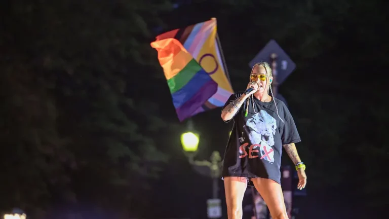 Sarah Connor und Ikkimel nach CSD Anschlag entsetzt: Ekelhaft und sinnlos