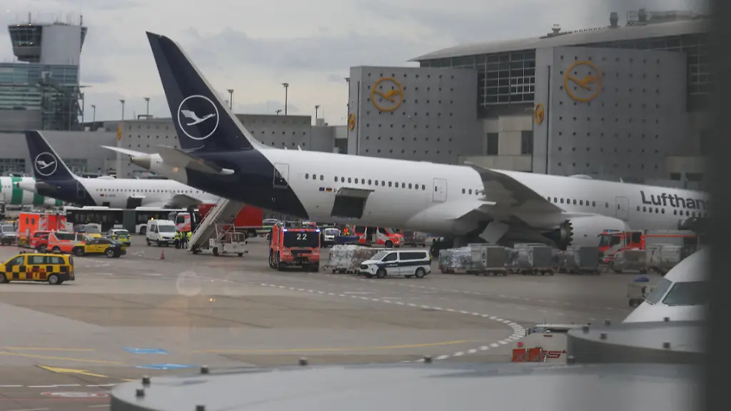 23 Verletzte in Frankfurt: Bericht legt möglichen Grund für Boeing Unfall offen