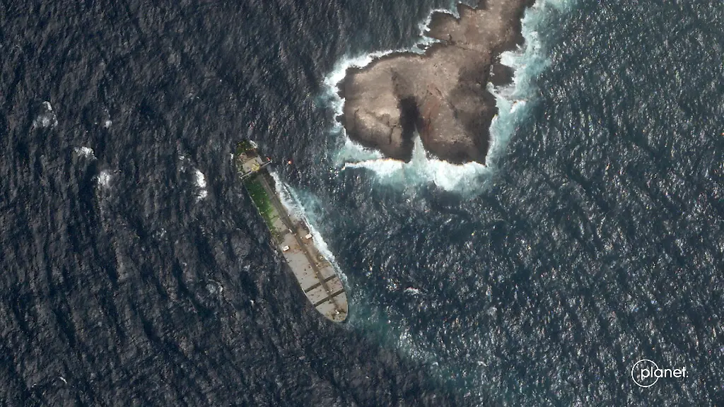 Treibt vor der Küste des Oman: Umweltkatastrophe durch russischen Schattenflottentanker droht