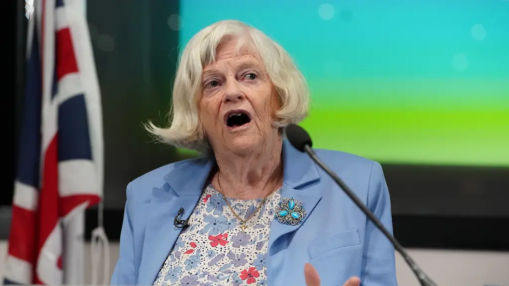 Politisches Motiv wird geprüft: 28 Jähriger wegen Mordes an Ex Ministerin Widdecombe angeklagt