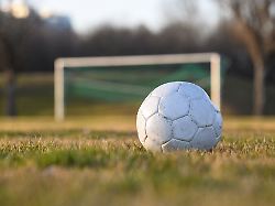 Absurdes Duell ganz unten: Kreisliga Farce nimmt kein gutes Ende