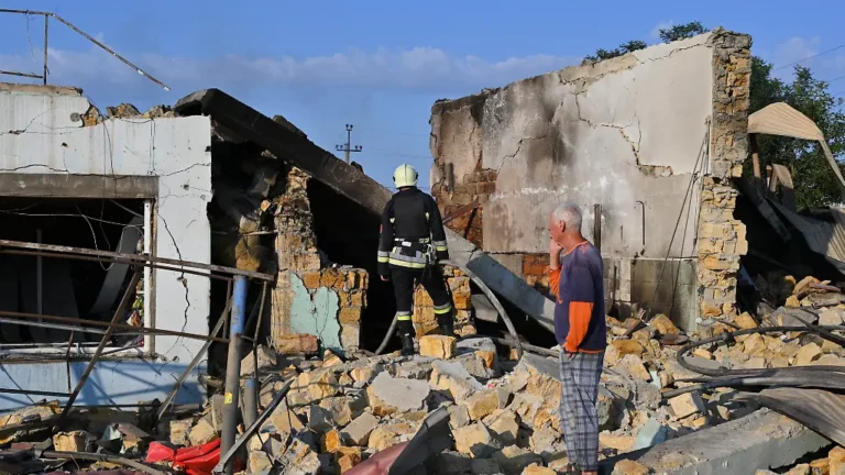 Mehr als 130 Drohnen eingesetzt: Mindestens vier Tote durch russische Luftangriffe in der Ukraine