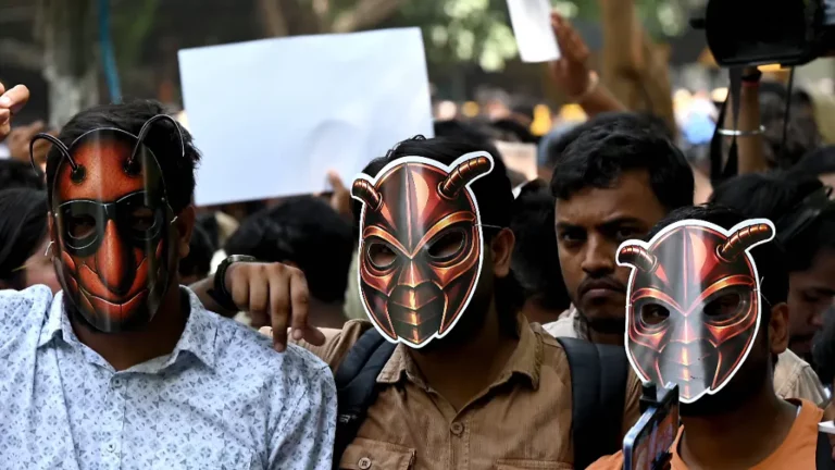 Kakerlaken Proteste drängen Indiens Bildungsminister aus dem Amt