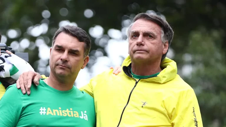 Vater für Clip verwendet: Jair Bolsonaros Sohn droht Strafe wegen eines bizarren KI Videos